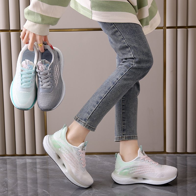 Sports shoes for sports examinations in female shoes