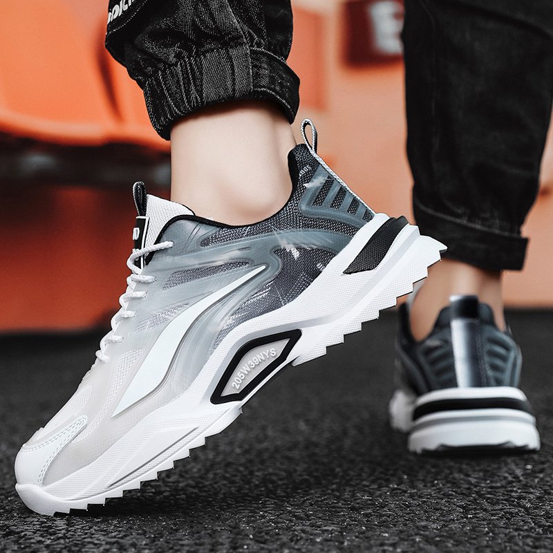 A new 2024 on the Shoes, a hot-shoe-skinned summer school boy, his old dad's shoes were abated
