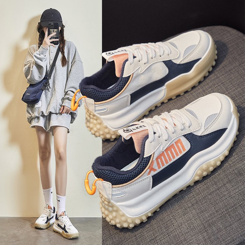♪ A girl's shoes in the fall ♪