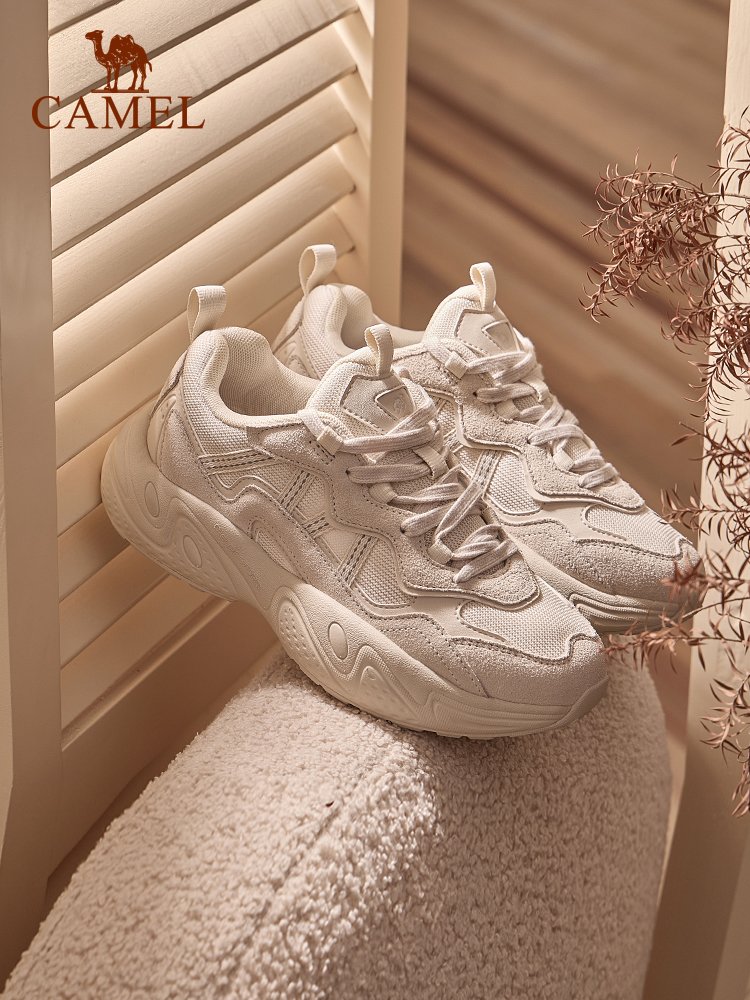 The camel sneaker girl's Autumn and New Winter net breathes his old man's sandals so thick that he adds a hundred retrospect shoes