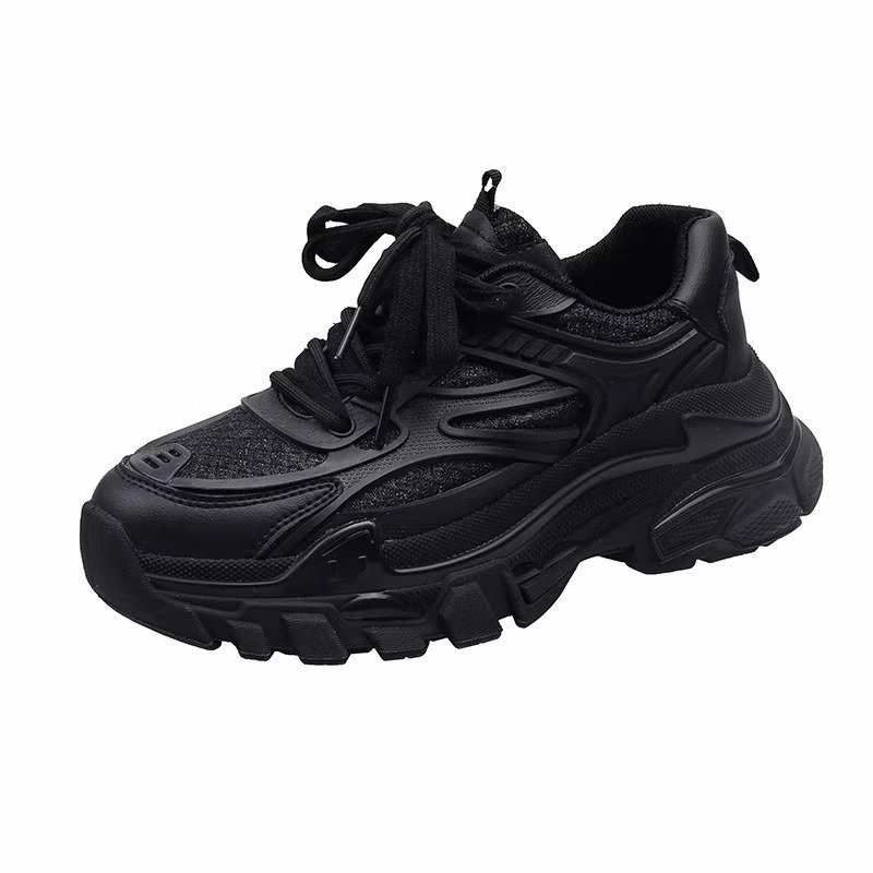 break-in-the-scene sneaker girl, 2024 summer new ins and a lot of leisure and retrospect girl running, dad