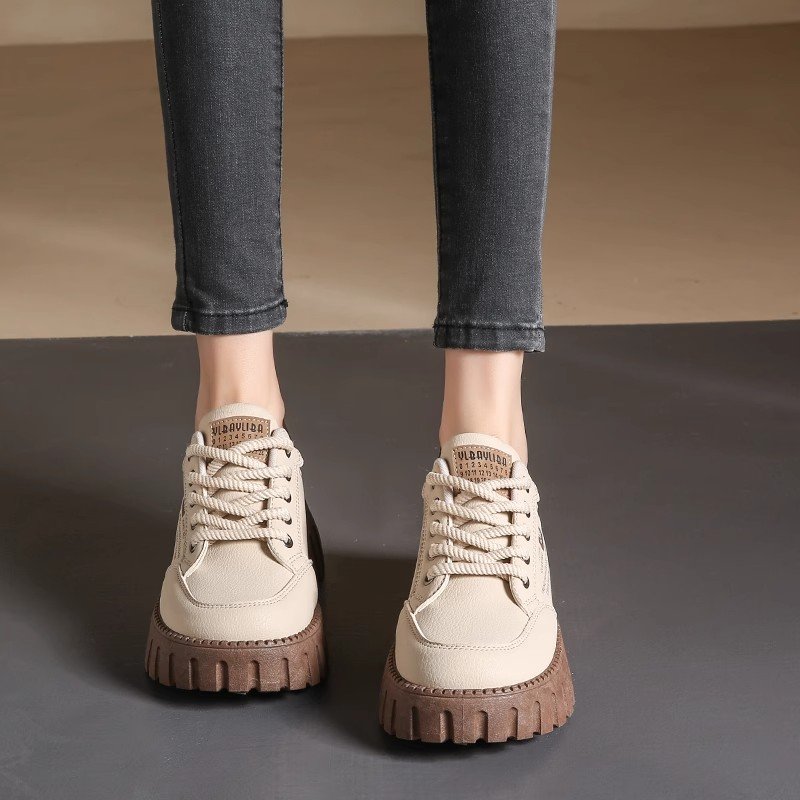Waterproof, oil-proof kitchen, and smoother shoes for women in the workplace