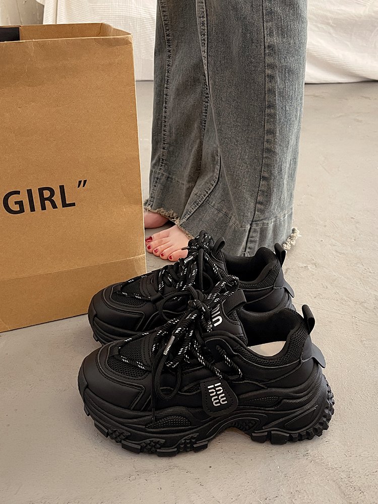 Europe stands on a small scale, old man's shoes up by 2024 new highs of white leisure sneakers