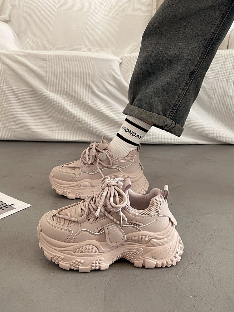 Europe stands on a small scale, old man's shoes up by 2024 new highs of white leisure sneakers