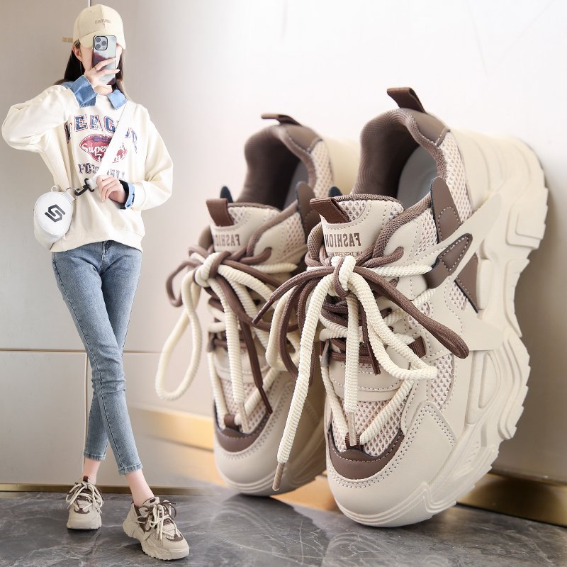 stepping on old man's shoes in the summer's new 2024s to raise the bottom of the lins