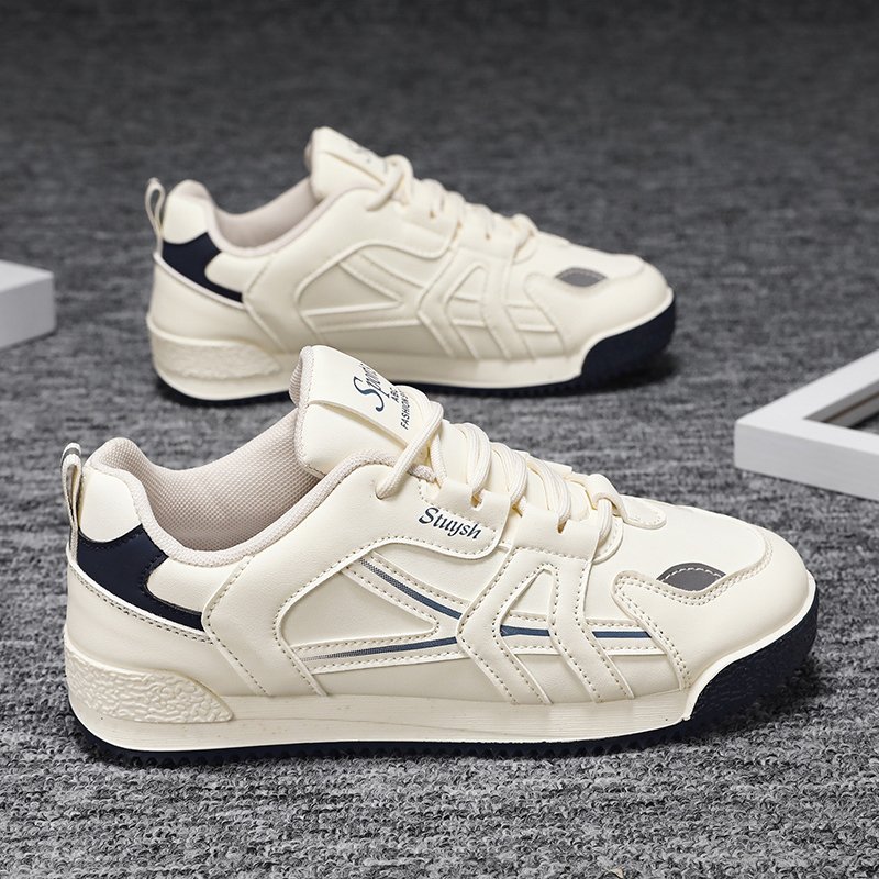 Li Ning Hin Yin is not tired of her shoes