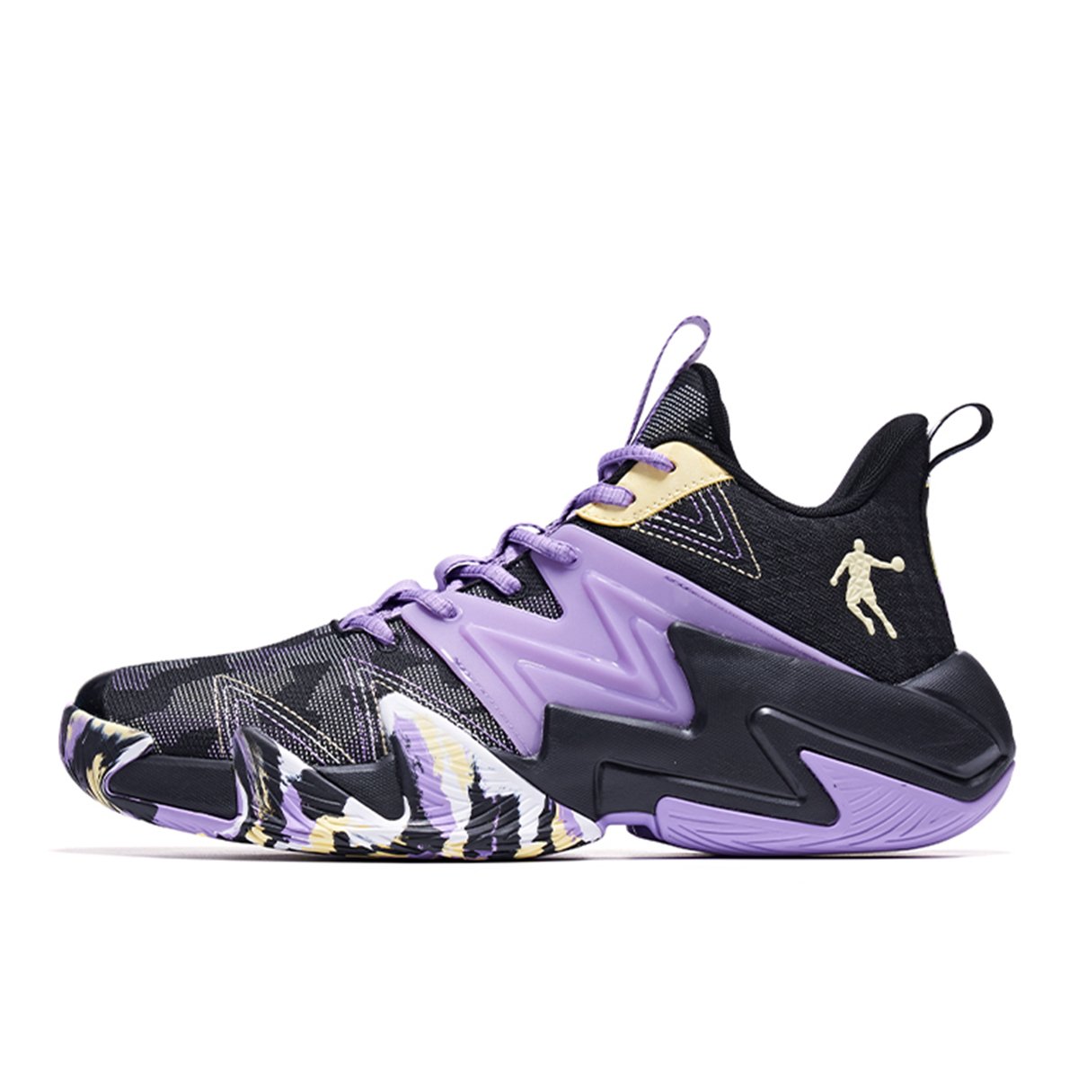 2024 short-coded boys in Jordan basketball shoes in China