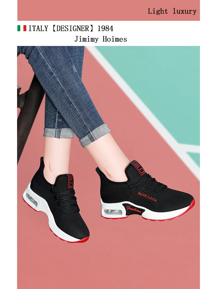 a new 2024 spring and autumn sneakers on the soft bottom