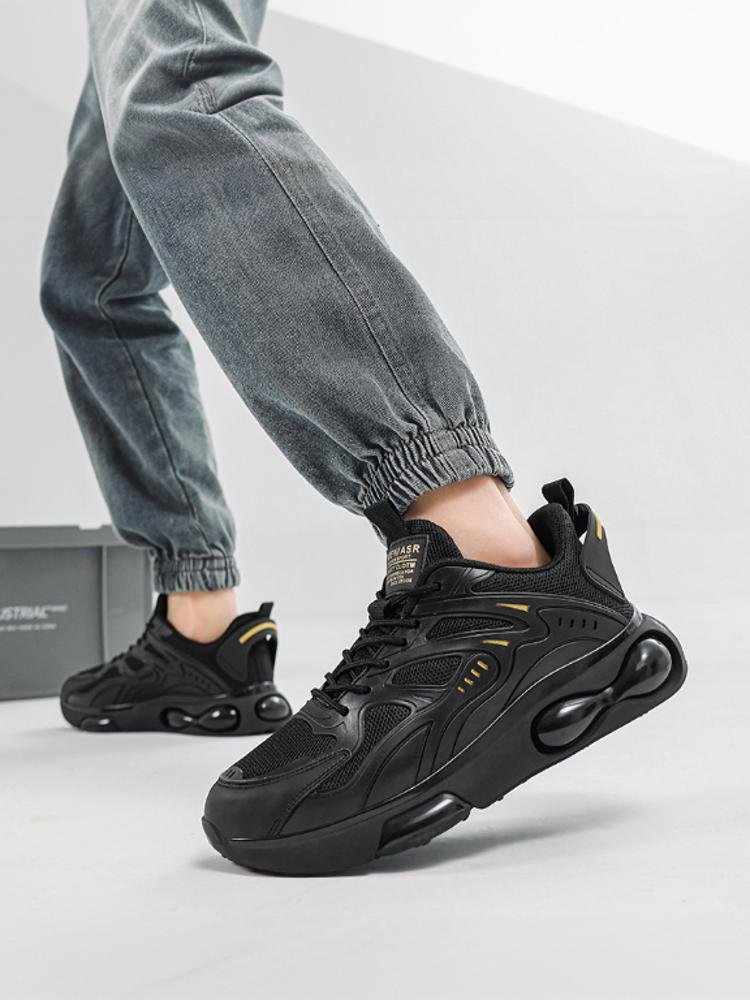 ♪ A man with a broken shoe ♪