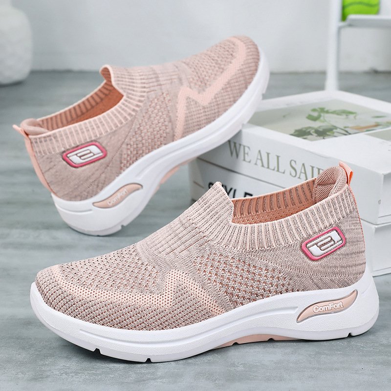 Old senior sneaker girl, summer air-retarded mom's slipper-proof soft-skinned old Beijing shoes