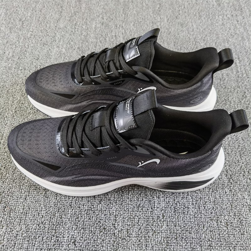 The precious bird's fresh, 2024 spring shoes lighten up to the skating-proof sports and running shoes