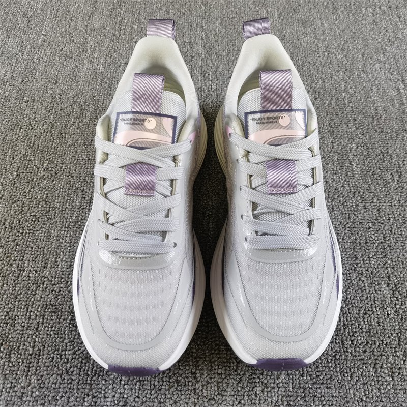 The precious bird's fresh, 2024 spring shoes lighten up to the skating-proof sports and running shoes