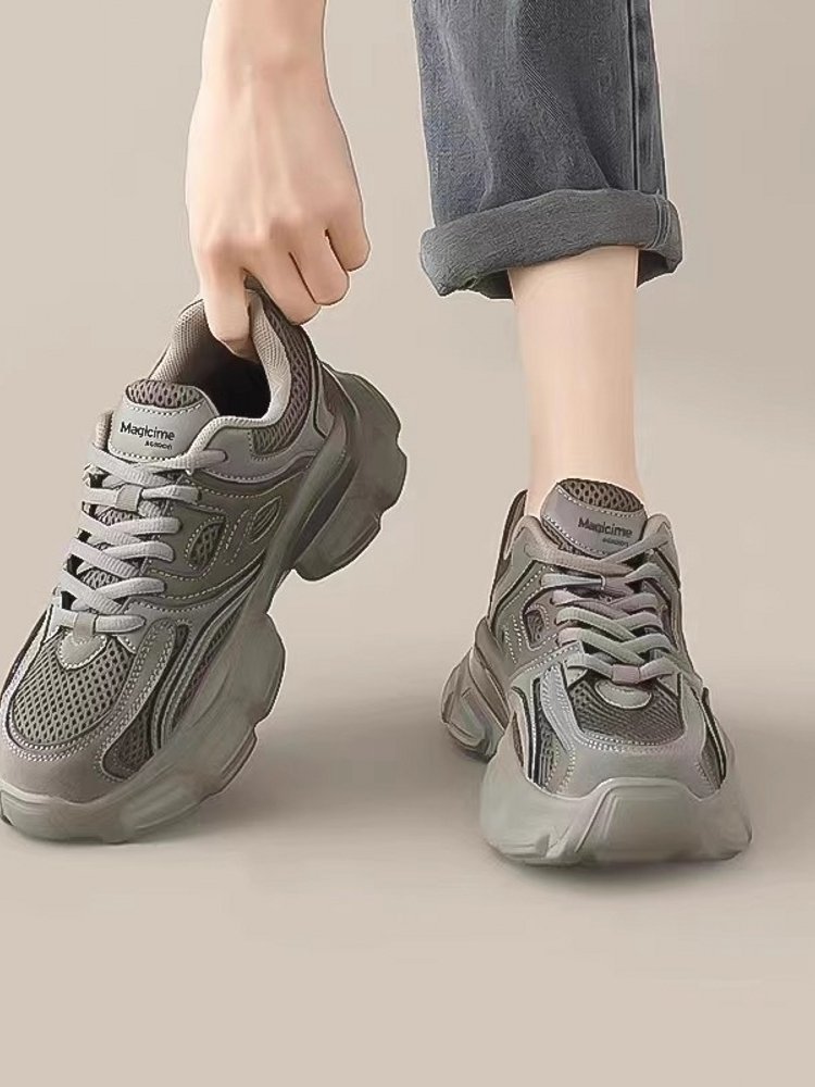 Backshoe old man, new shoes, new shoes, new shoes, new shoes for the children