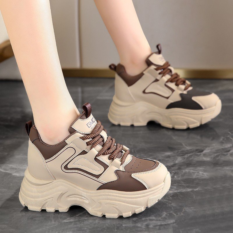 A new 2024 in female shoes, a new one, a new one
