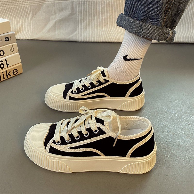 the kiss card-blowing white-painted shoegirl spring-ayue ins in 2024
