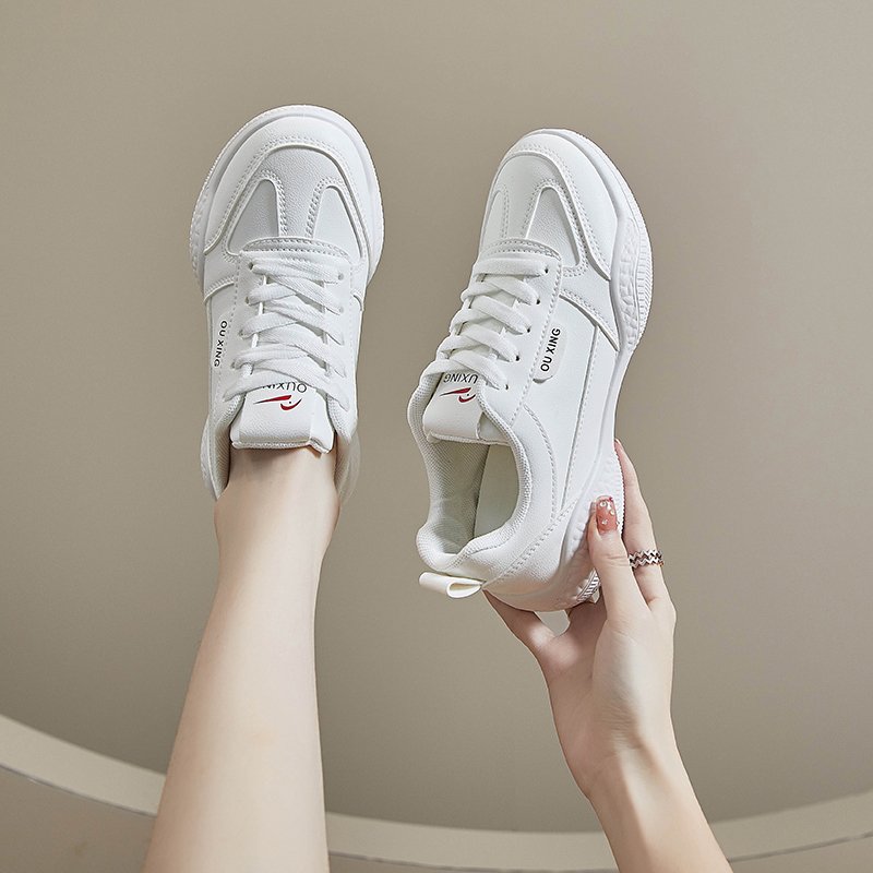 Flagship white shoe girl, 2024 new super-soft in autumn, pregnant woman's water-skin-proof, sugar shoe-leaved tourist shoes