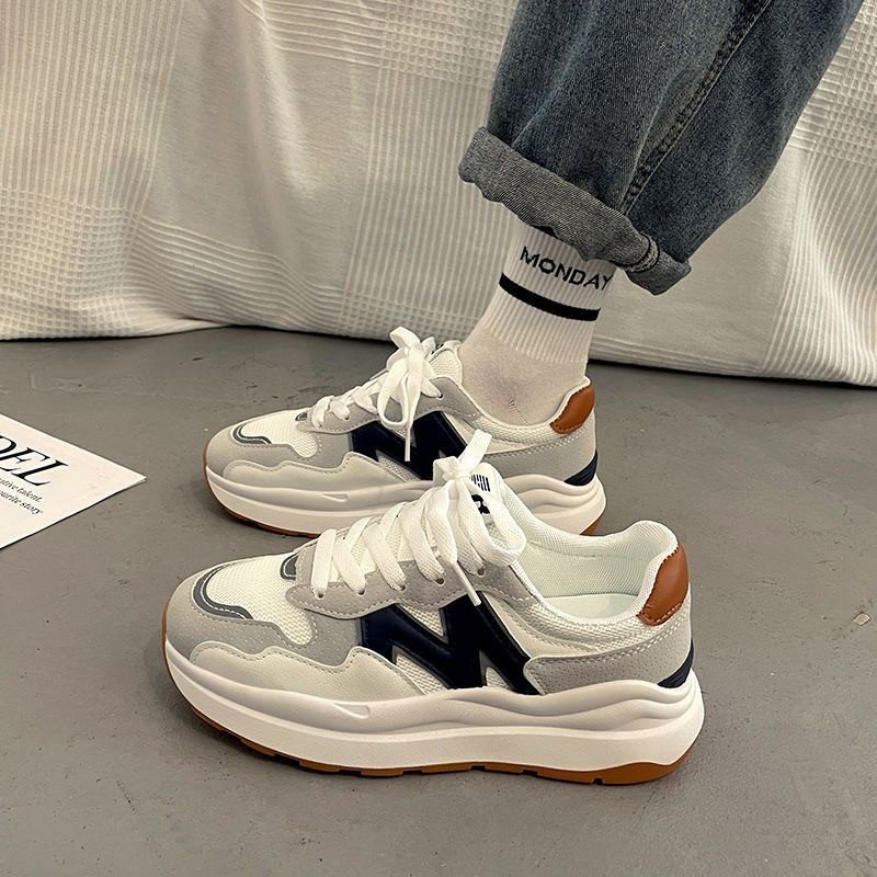 Old man's shoes and girls' 2024 new spring and autumn shoes with a thick, white, sweet, air-recreational sneakers