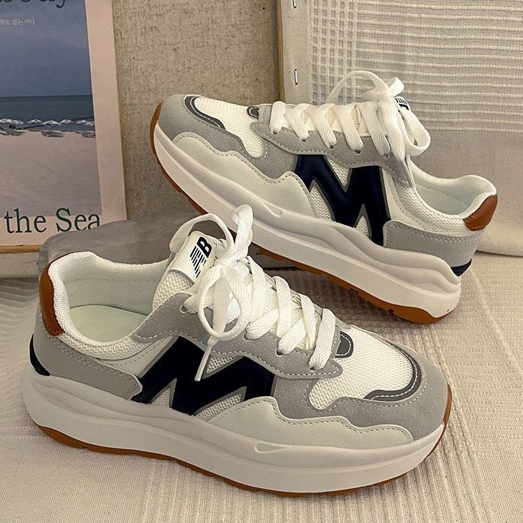 Old man's shoes and girls' 2024 new spring and autumn shoes with a thick, white, sweet, air-recreational sneakers