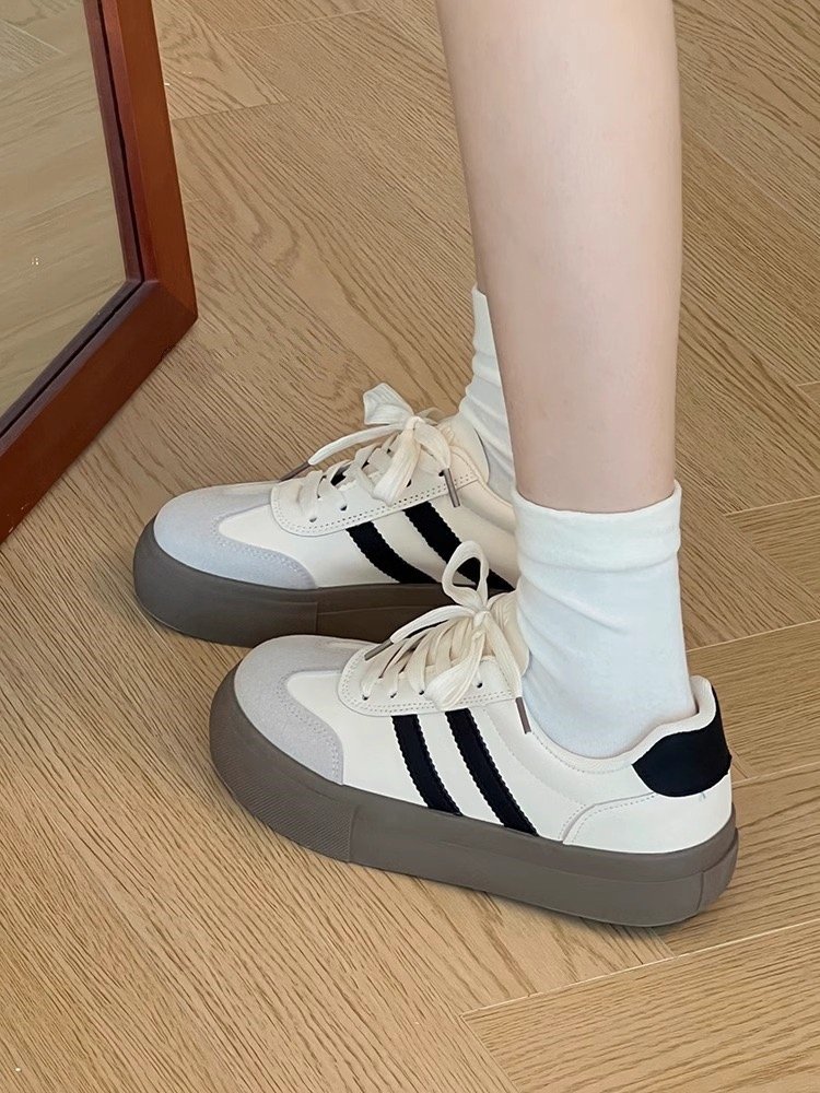 She's got 2024 brand-new red-hot shoes