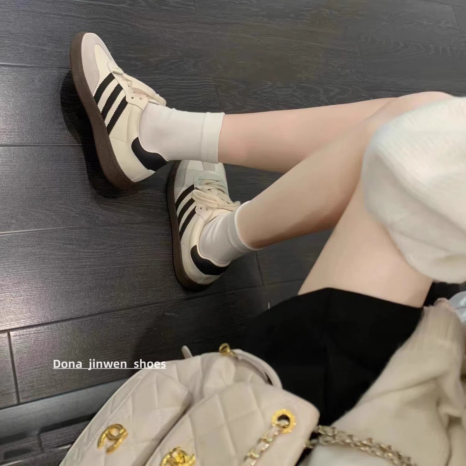 A new 2024 for the little white shoe girl