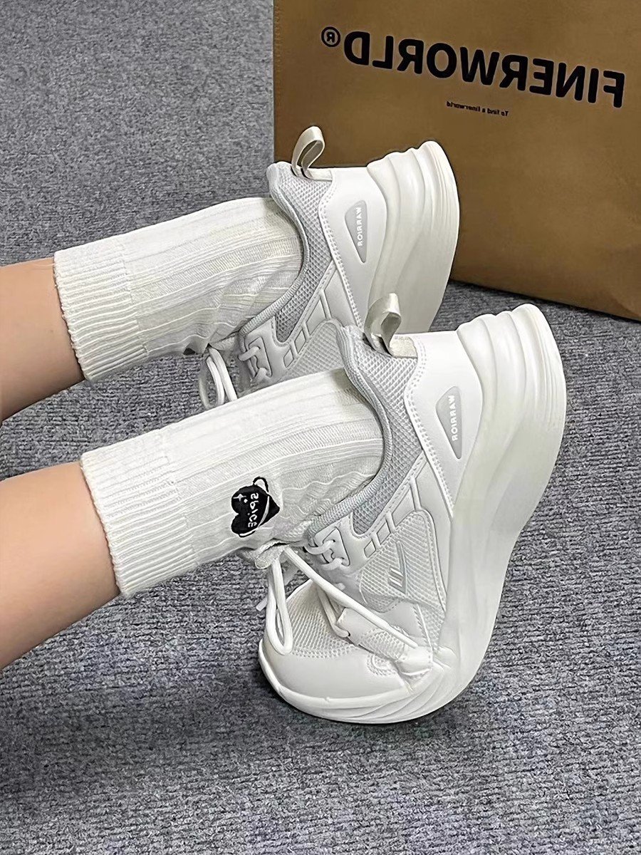 Reactivate White Shoes Girl 2024, new tremors, soft-shoe girls net-shoes