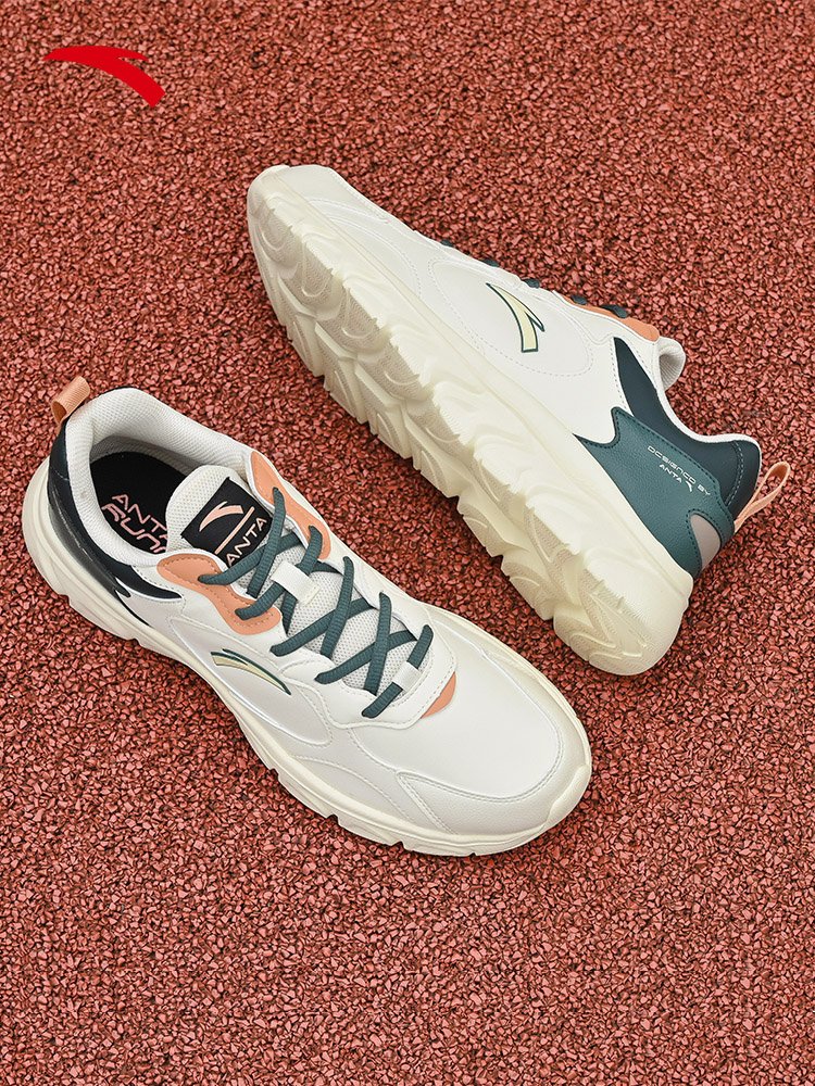 A new 2024 Autumn Men's Leisure Travel Shoes