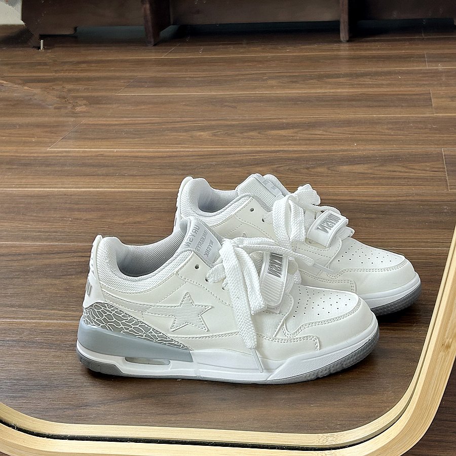 i'm a young boy, a hong kong couple with small gaskets, a 2024 new school
