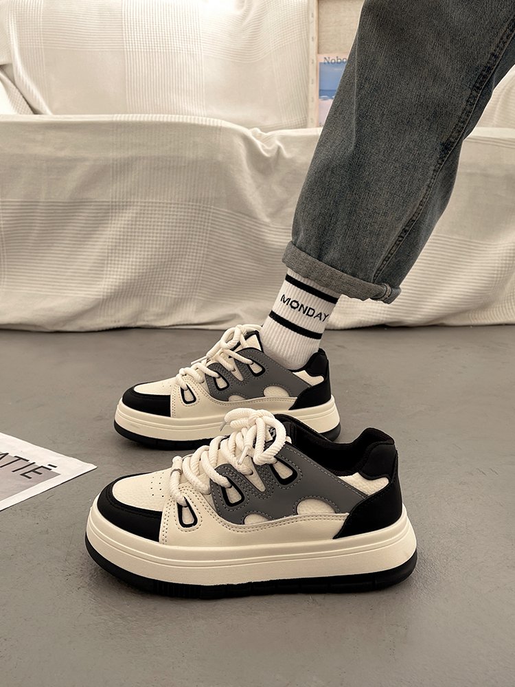 ♪ The Queen's Shoes ♪