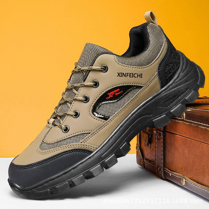 The man who climbs his shoes in the open for work in the summer