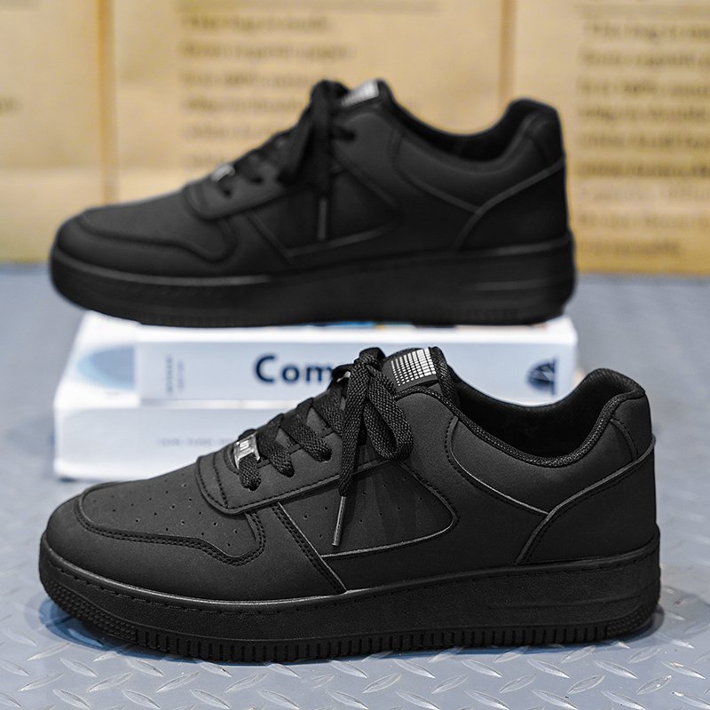 A new 2024 for a man with a pair of shoes and a pair of hip-hops in the autumn