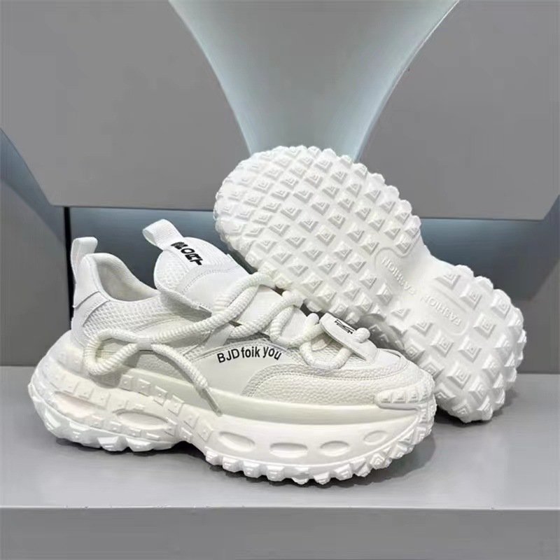 2024 new men's fashion casual sports shoes air cushion increase soft sole sports skateboard shoes lace-up walking shoes