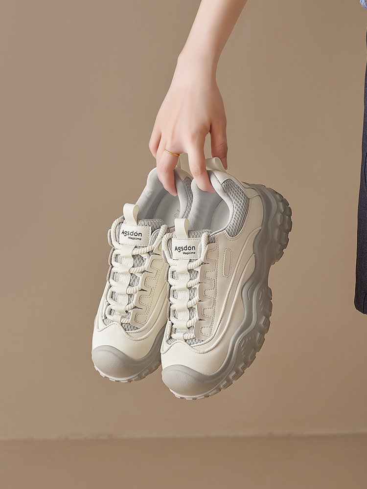 A new 2024 in the field of hiking shoes
