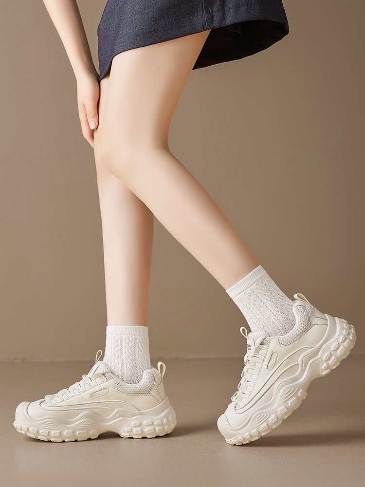 A new 2024 in the field of hiking shoes