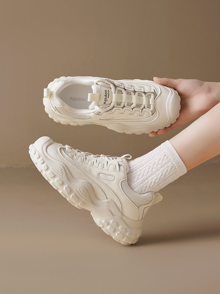 A new 2024 in the field of hiking shoes