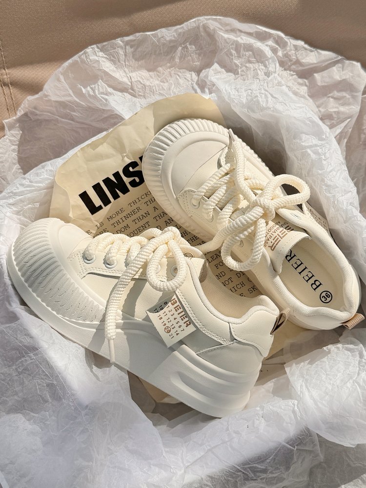 a new 2024 pair of early and autumn shoes for white-shoe girls with a dress and cookie-screech shoes