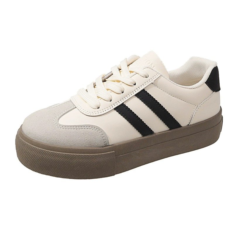 A new 2024 in the fall for a girl's shoes and a girl's shoes