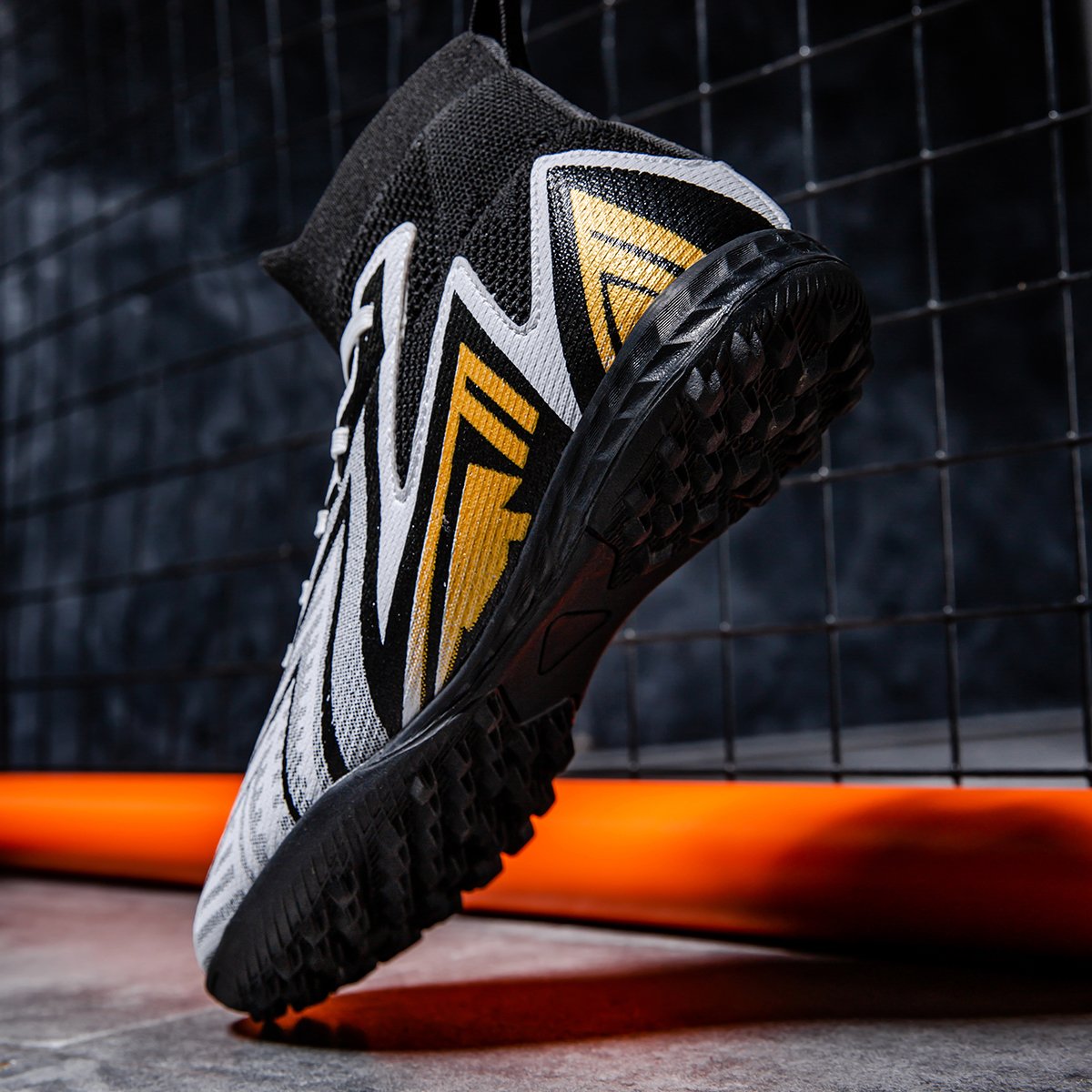 High quality factory customized hot selling long nail broken nail anti slip football shoes customized football shoes popular