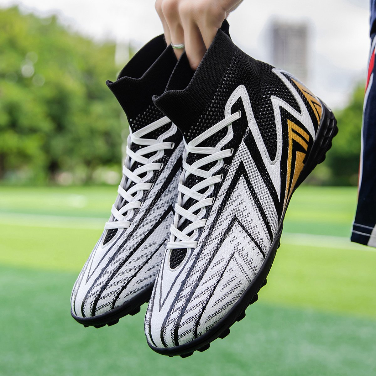 High quality factory customized hot selling long nail broken nail anti slip football shoes customized football shoes popular