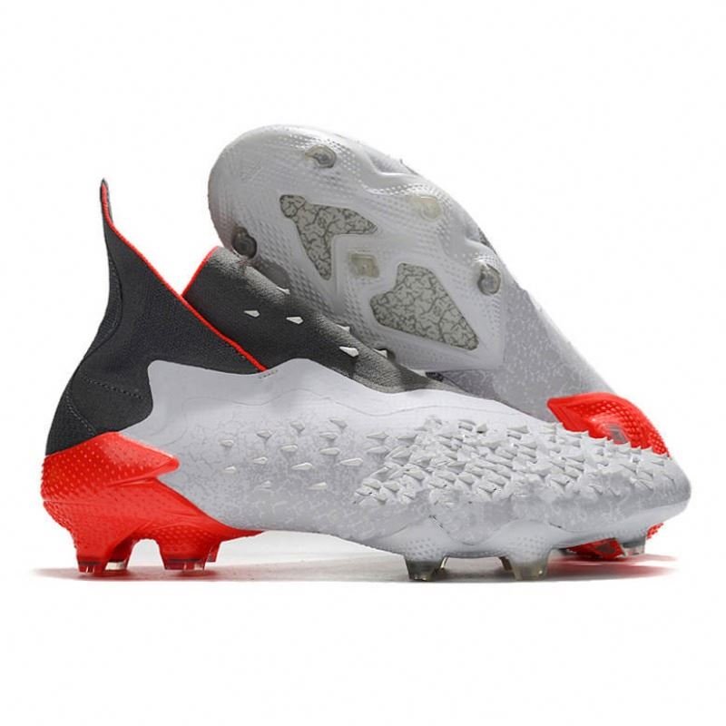 High Quality Men's Soccer Shoes for Outdoor Training Customizable SG Football Boots with Synthetic Upper Material All Seasons