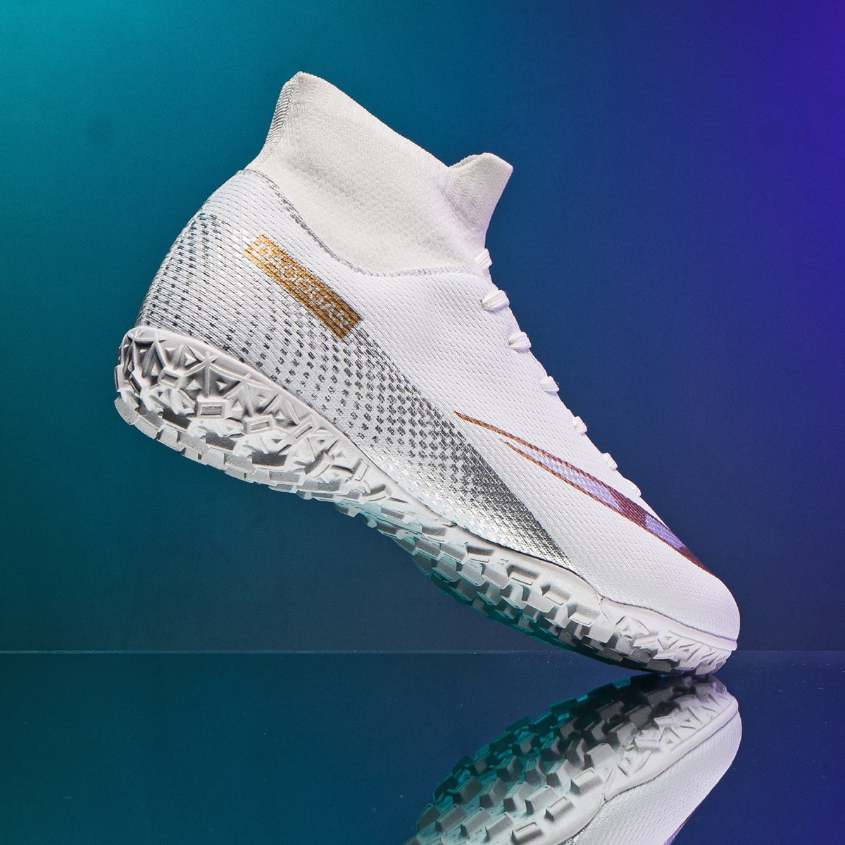 High quality factory customized hot selling long nail broken nail anti slip football shoes customized football shoes popular