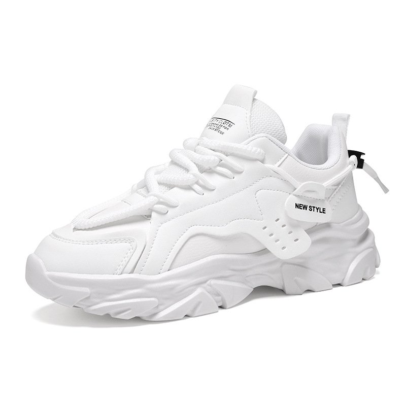 The men's shoes breathed through 2024 in the summer, and the black sneakers were thickened and raised to the working shoes' net