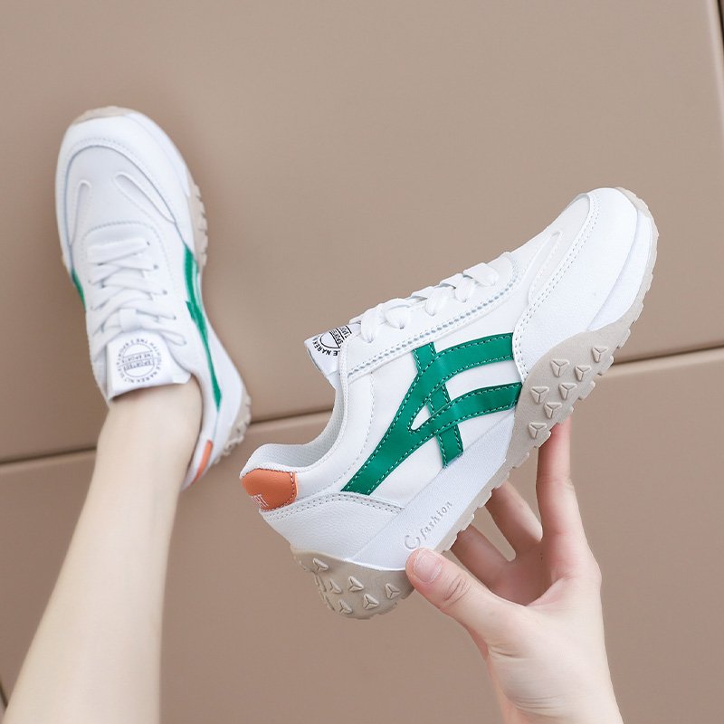 Super-soft pregnant women's flat-bed, white shoes in summer 2024 with a new one-shoe-shoe-proof girl's shoes