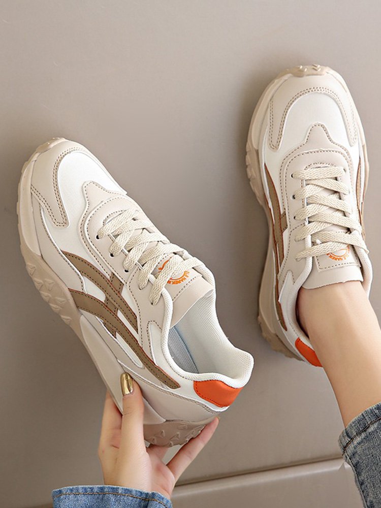 Li Ning HYYOUN joined up with the Agang shoe girl to lighten the tremors in the fall and run the junior high school students' sports shoes