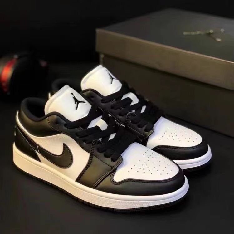 The NK special price is down to DunkSBaj1 black and white panda boys and girls sports and play shoes