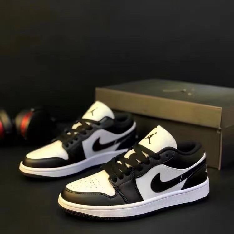 The NK special price is down to DunkSBaj1 black and white panda boys and girls sports and play shoes