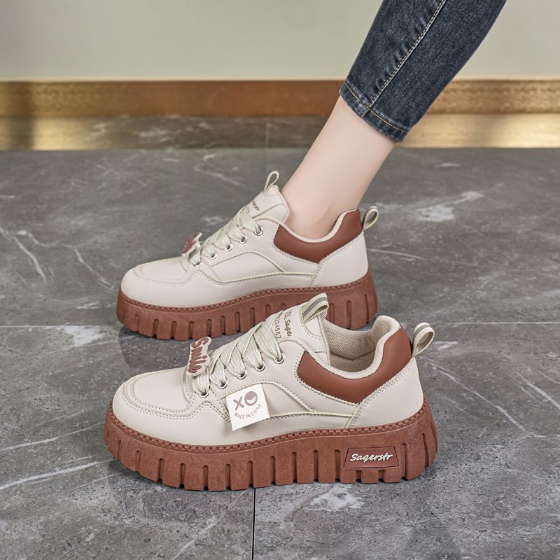 A new 2024 Autumn Slippery-Skinned Waterproof Shoes