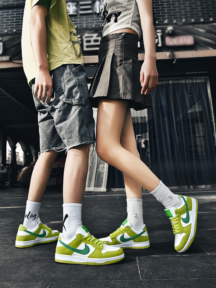 The AJ man's shoes dunk sb black and white pandas with green apples and the Prince C-3s