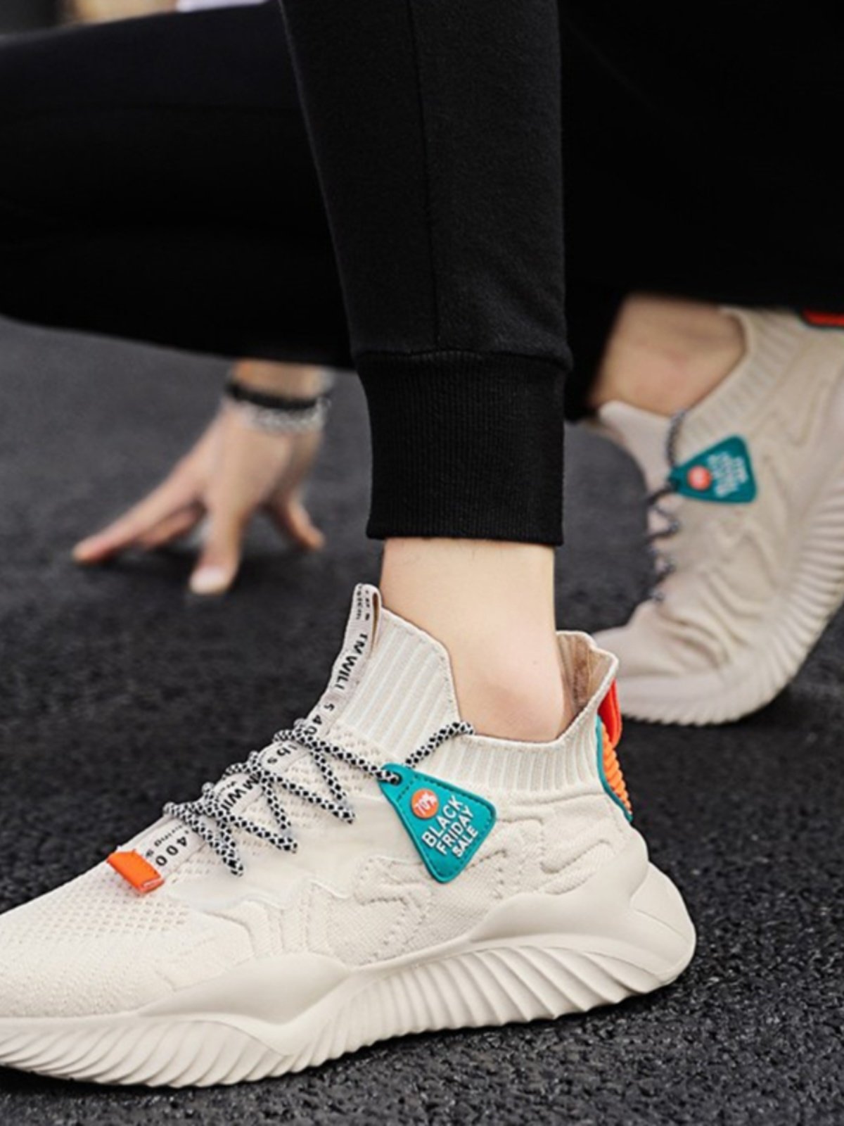 A new 2024 soft-covered sneakers in the fall
