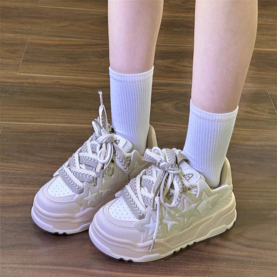 the country's black-and-white-colored old man, chic, designed to raise the number of couples' sneakers