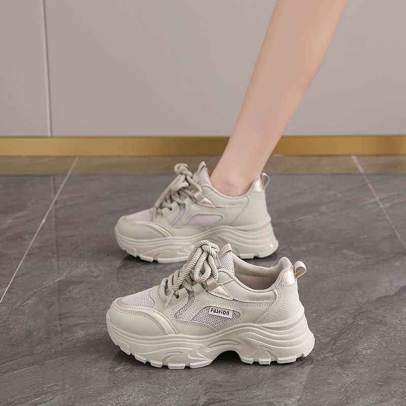 A new 2024 for old man's shoes and girls with a small size of 34 minus tremors